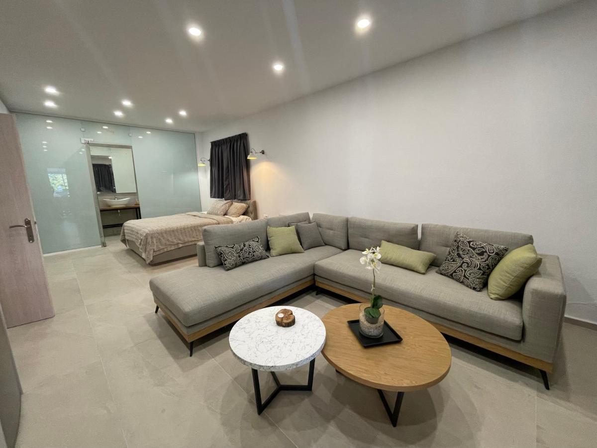 Central Luxury Apartment In Paralia Ofryniou Ofrinion Exterior photo
