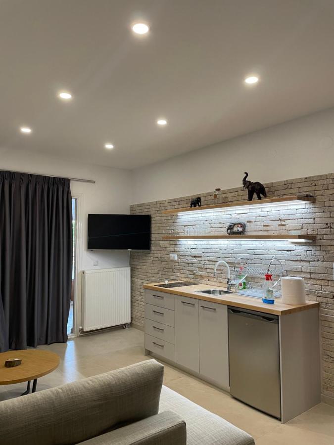 Central Luxury Apartment In Paralia Ofryniou Ofrinion Exterior photo